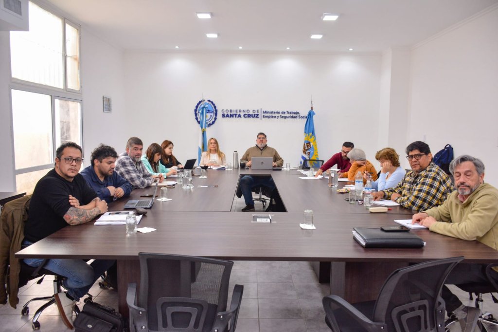 Docentes: Amet aceptó la propuesta del gobierno y  ADOSAC la rechazó